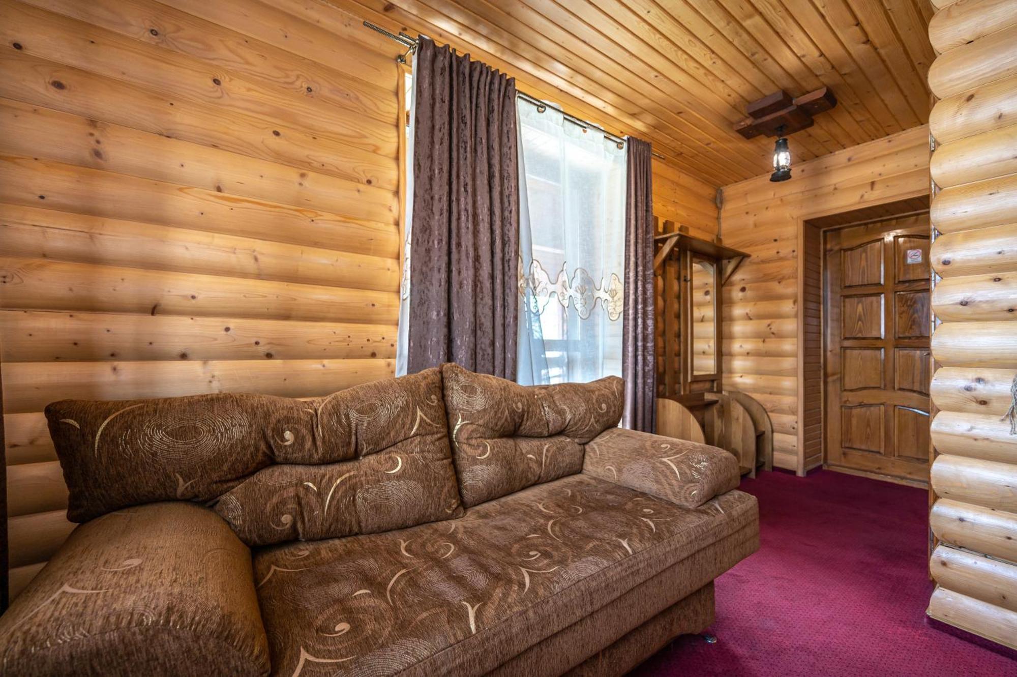 Марина Hotel Bukovel Bilik gambar