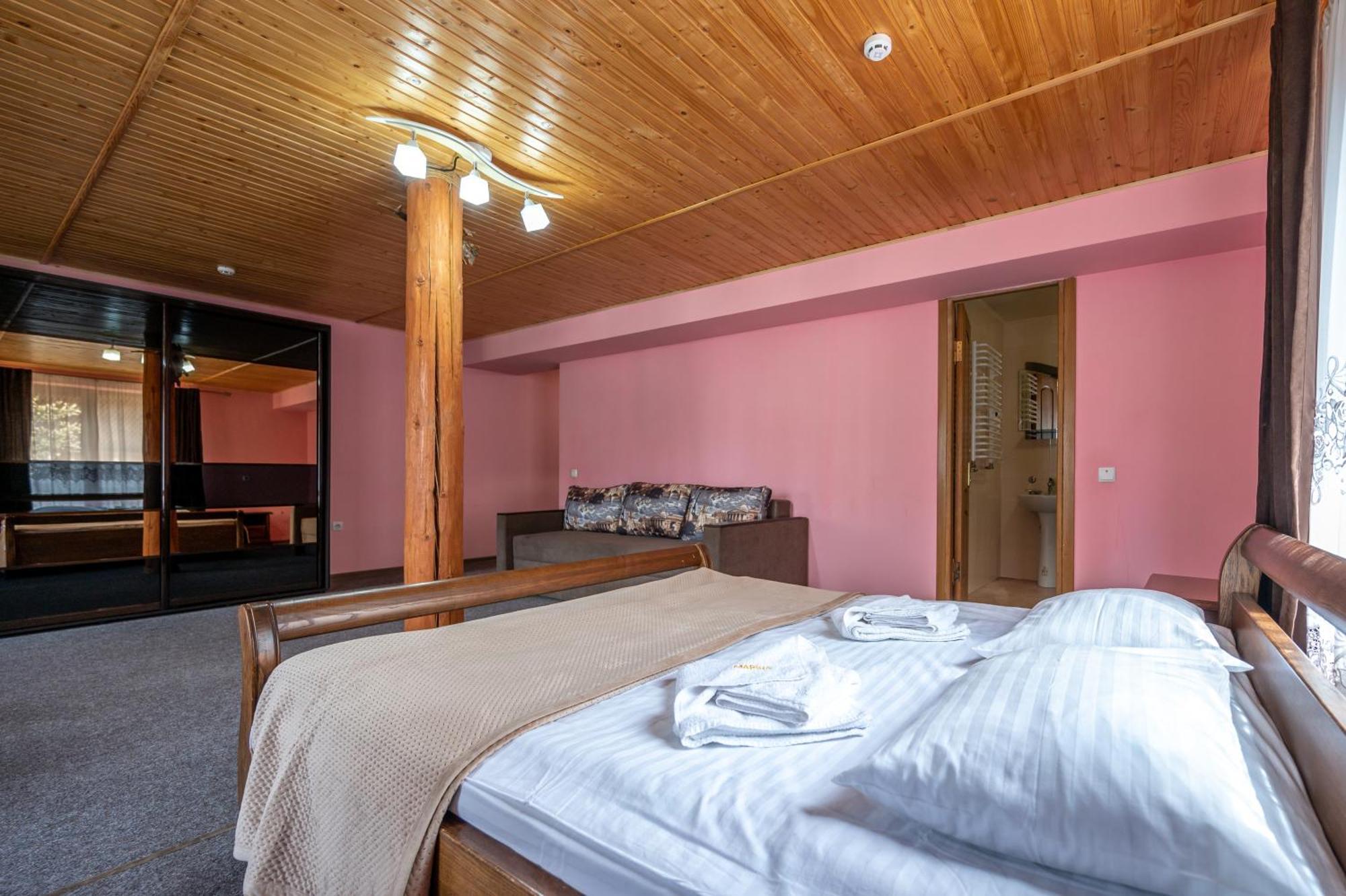 Марина Hotel Bukovel Bilik gambar